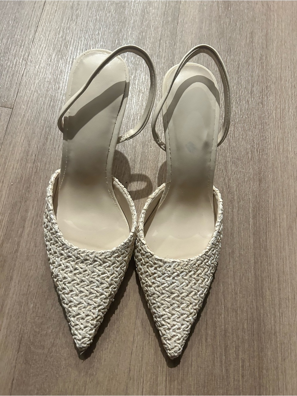 Woven Pointed-Toe Slingback Heels in Cream (40)